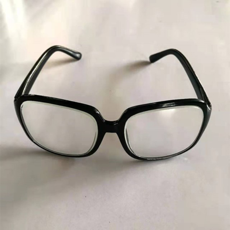 鉛眼鏡